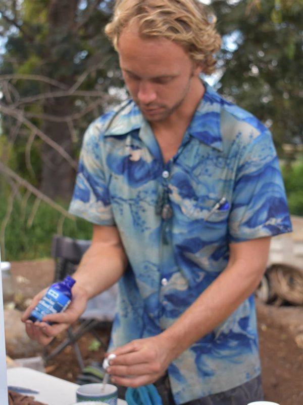 Jason Siegel crafting Elixirs & Teaching @ the Maui Upcountry Farmers Market//2018