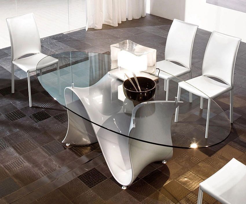 TON Wave Oval Dining Table
