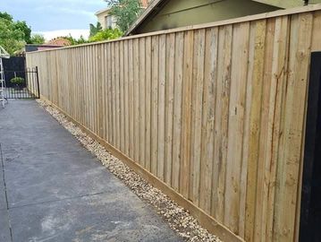 Standard Capped Timber Fence