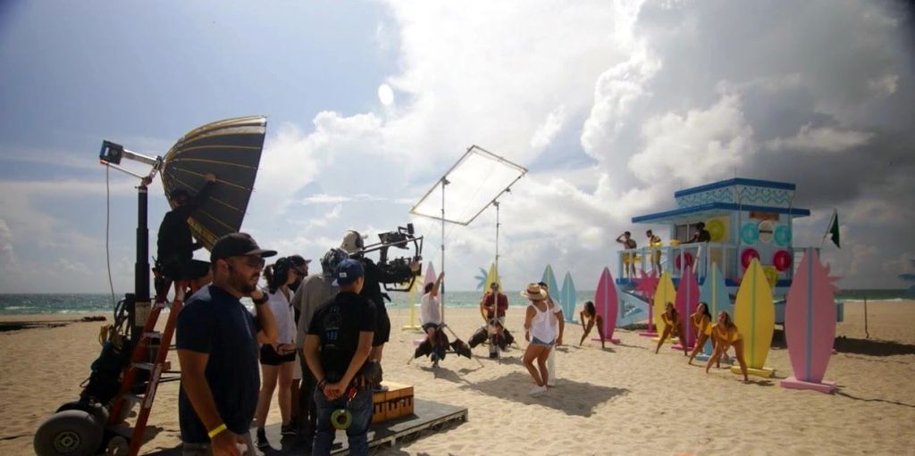 Behind the scenes 4