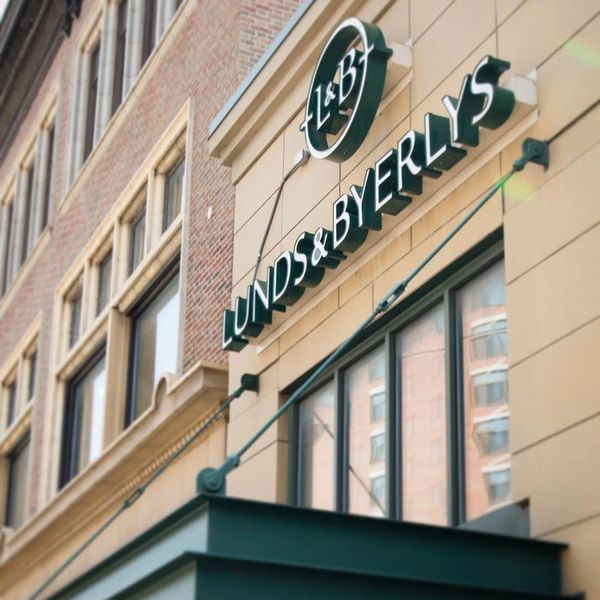 Lunds &amp; Byerlys store sign on a building.
