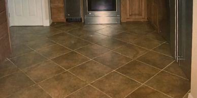 Flooring Contractor
Floor Installer
Ceramic Tile Installation
Vinyl Tile Installation
