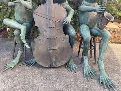 Bronze sculptures at an estate sale in Sonoma, Sonoma County, Bay Area, California - Mercanti