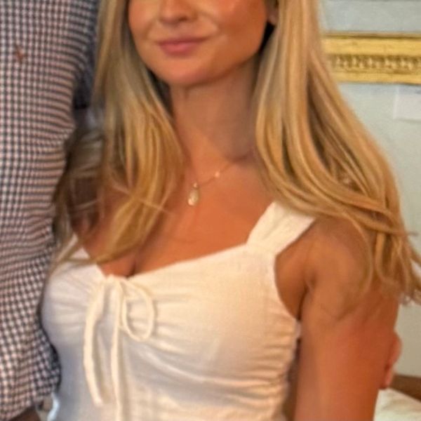 A picture of a women 