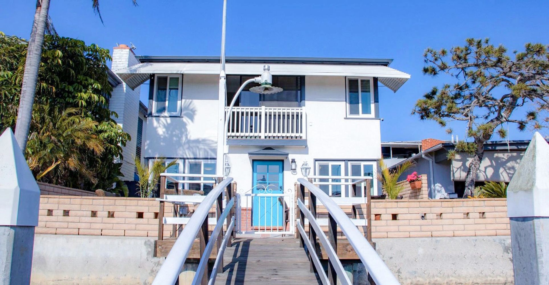 Newport Island Luxury Retreat