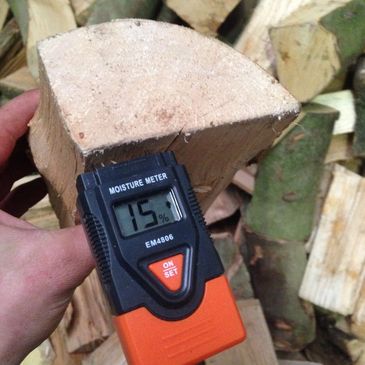 Low moisture content kiln dried firewood logs