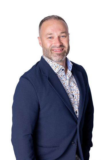 Portrait professionnel sur fond blanc