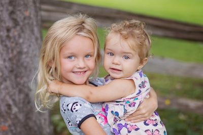 Portraits de fillettes soeurs