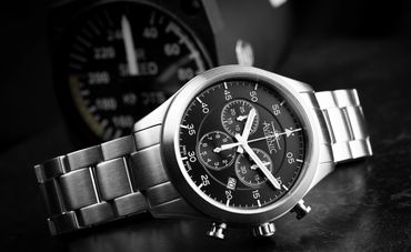 Avionic Watches, Swiss Made elegant and stylish time pieces, Avionic Mens watch, mens pilot watch, Avionic Ascent, Avionic Vintage, Avionic Pioneer, Avionic Airman, Avionic Blue Sky, Avionic Elegance, global stars, formation aerobatics, watch photography