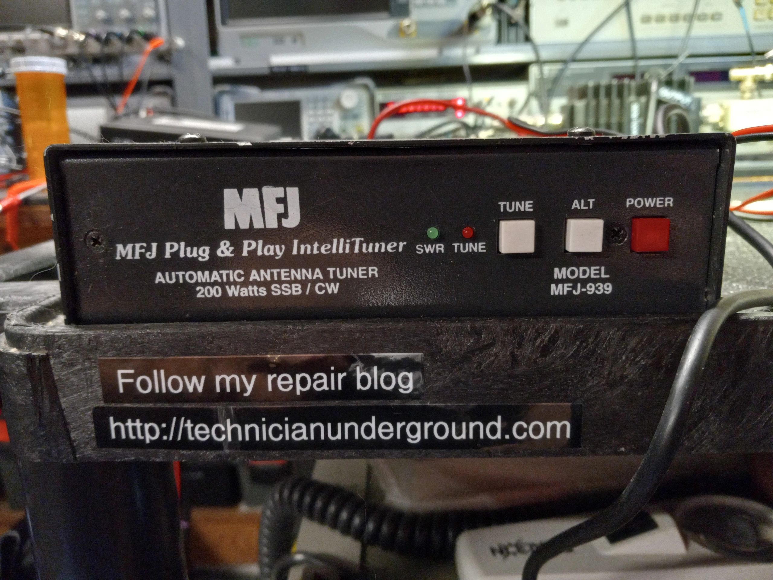 MFJ939 Automatic Antenna Tuner