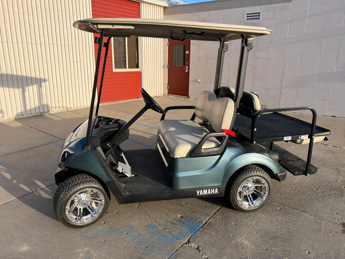 2017 Custom Yamaha Drive2 STREET READY 4 Seater Low Pro Golf cart/Car