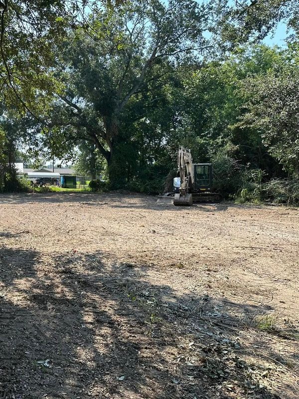 property clean-up Louisiana, lot clearing, overgrown property, debris removal, abandoned property
