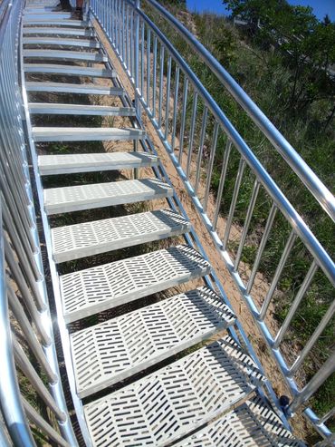 Safe, National Building Code Handrails, safety rail system.  Get your custom quote for safety rail.