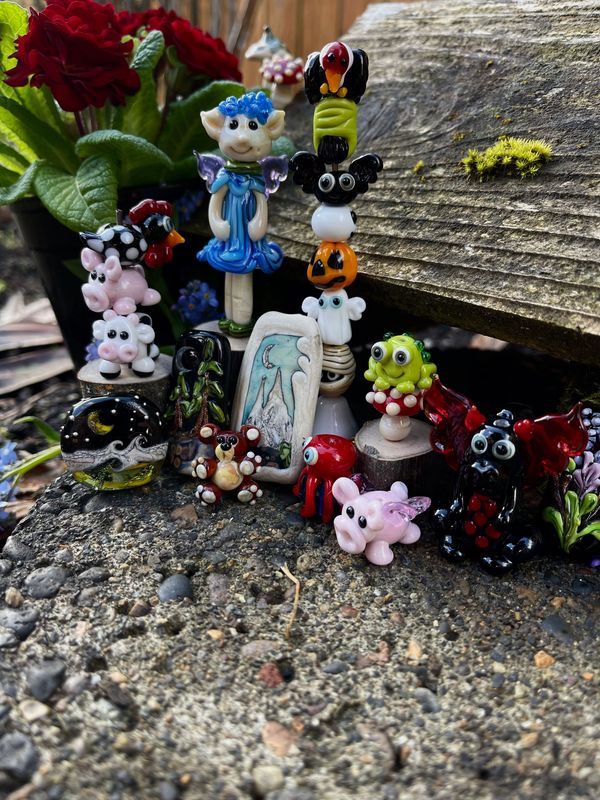 Glass Lampwork Beads and Figurines by Nancy Gant