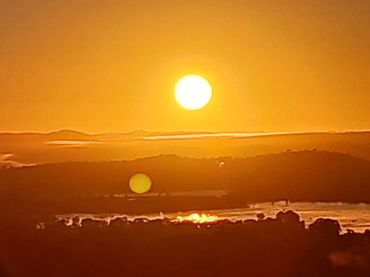 Autumn sunrise over Lake Burley Griffin (2026)