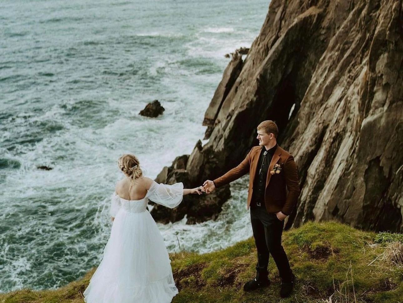 Elopement in Oregon - Boundless Beauty did Hair