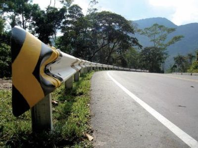 Guardavias señalizacion vial carreteras