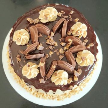 Peanut Butter Reeces cake