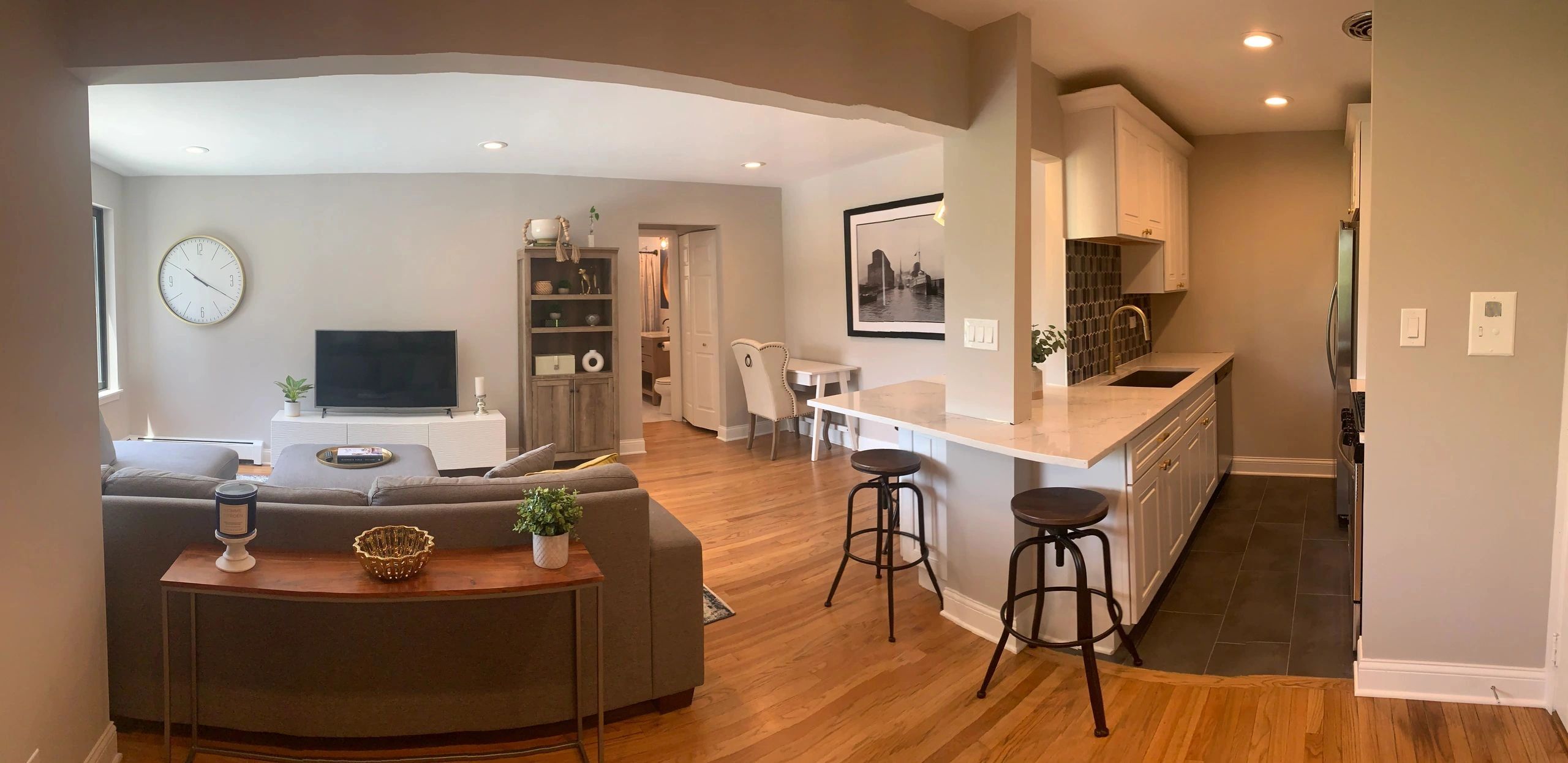 Furnished Lincoln Park Apartment