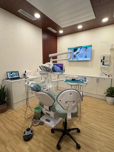 Advanced dental equipment and modern clinic setup at Vedanta Smiles