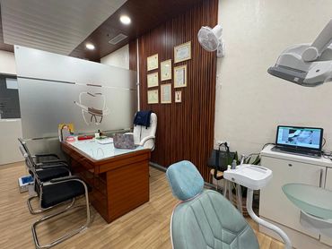 Modern dental clinic interior and treatment room at Vedanta Smiles Gurgaon