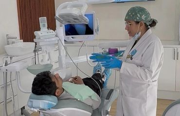 Dental consultation and oral examination at Vedanta Smiles Dental Clinic Gurgaon