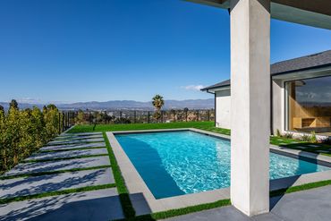 Pool and view