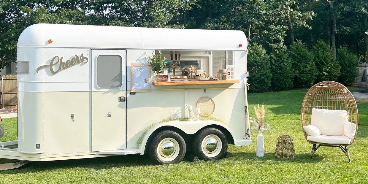 mobile bar, Long Island mobile bar, bar cart on wheels, drinks to go, Nassau county, Suffolk county 