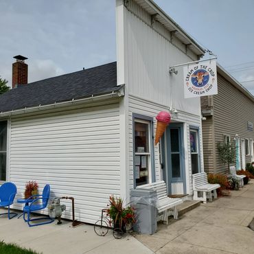 Outdoor view of Cream of the Crop Ice Cream Shop