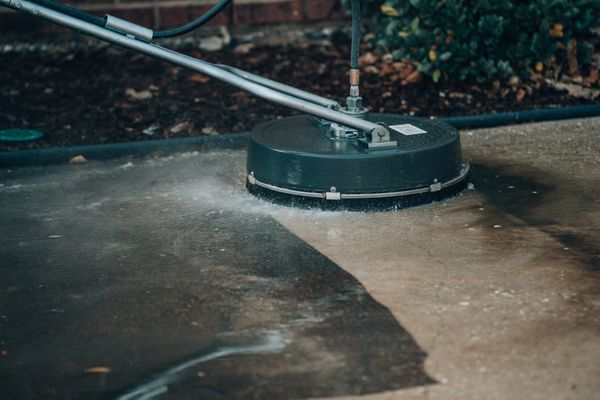 Surface cleaning with Pressure Washer