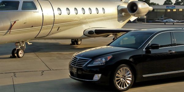 Alimena Worldwide, a luxury limousine limoline with chauffeur, is a limo service near me. 