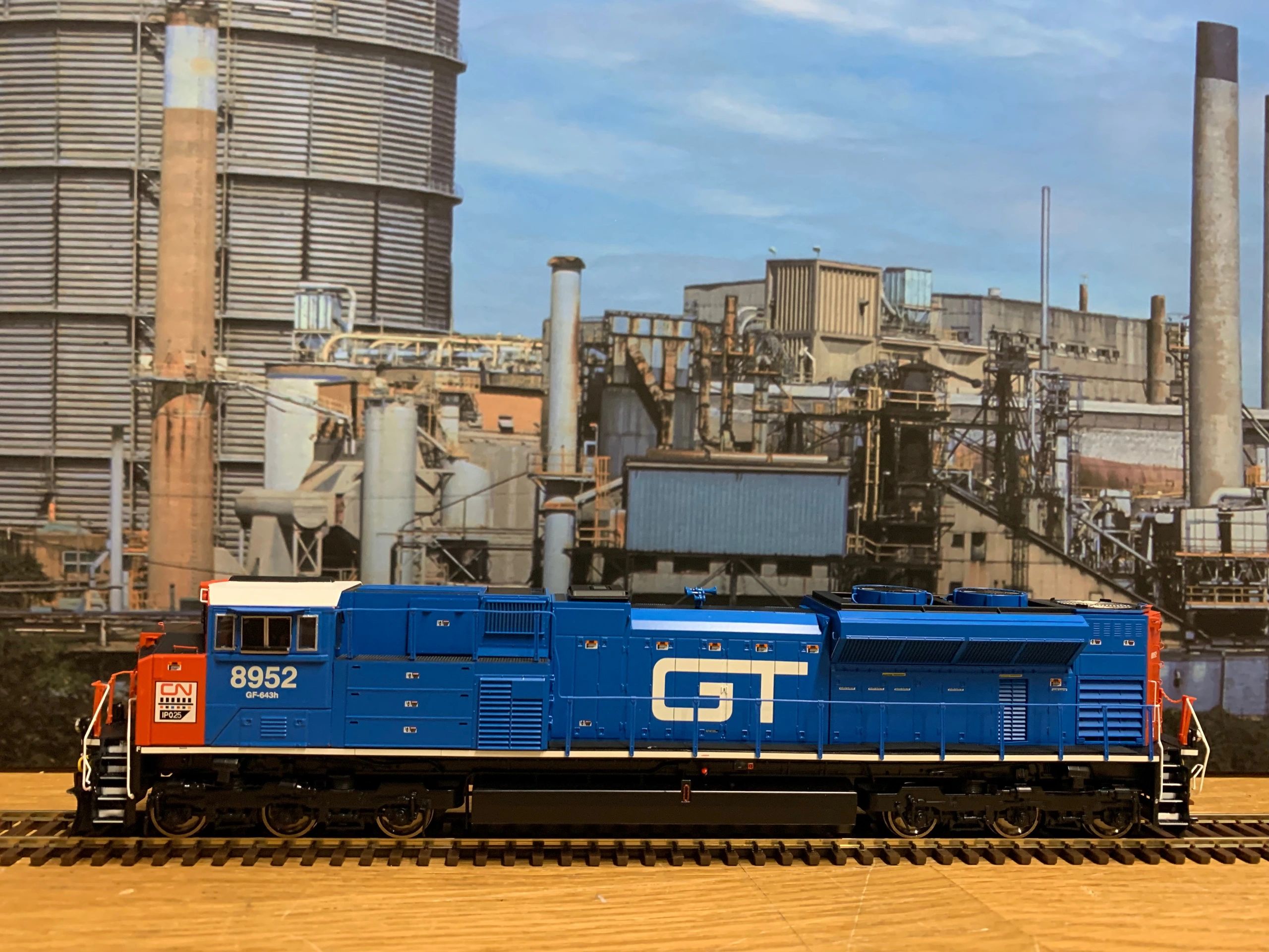 Athearn HO SD70M-2 Just in! Wow!