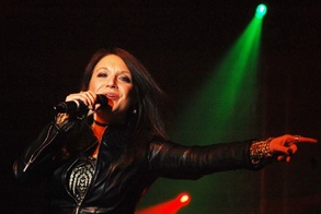 realtheresarosemusic.com