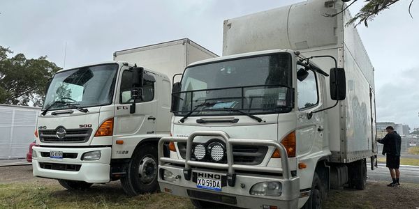 Hino heavy-duty trucks. Well equipped. Ready to move it all in one go with 50 cubic meters pantech.