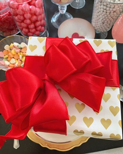 Los Angeles Gift Wrapping - Gift Wrapping, Gift Baskets