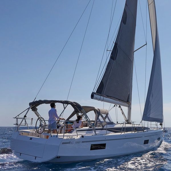 BAVARIA C38 Luxury Sailing Yacht
