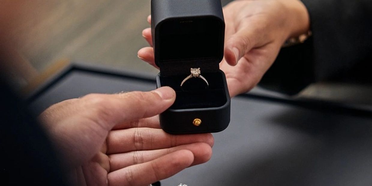 Jewelry box with Royal Coster 201 Diamond Engagement Ring