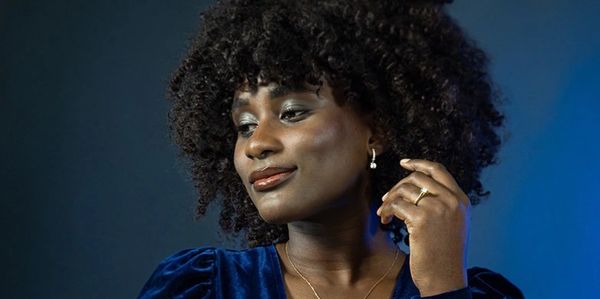 Lady wear Royal Coster 201 Fine Jewelry