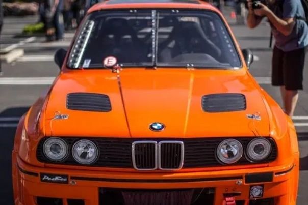 BMW E30 84-91 GTR Vented Style Hood