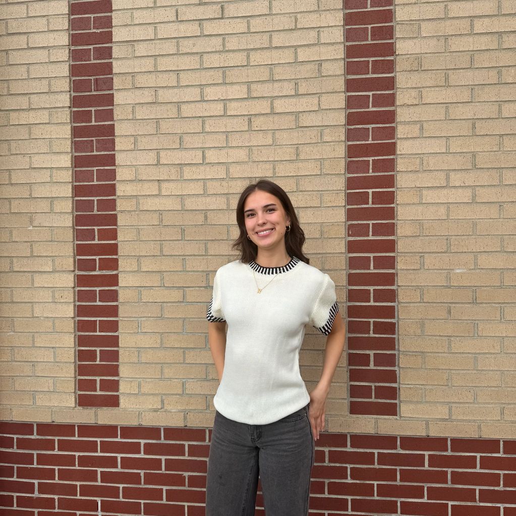 









Beige and Black Knit top