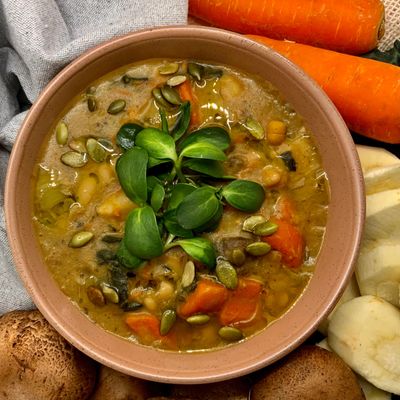 Hearty Vegetarian White Bean Stew