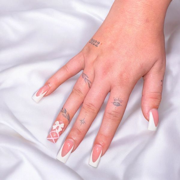 Finger and hand tattoo ideas