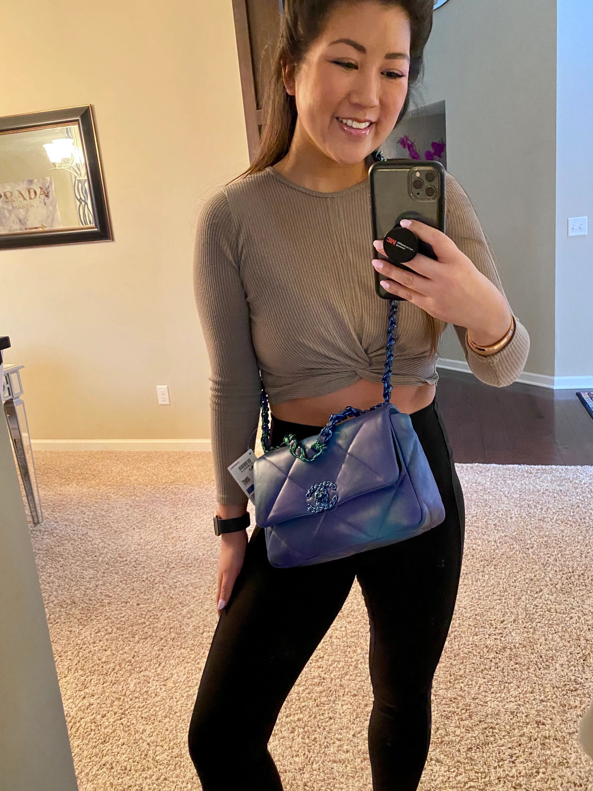 CHANEL GABRIELLE HOBO SMALL: WHAT FITS, MOD SHOTS, WAYS TO WEAR