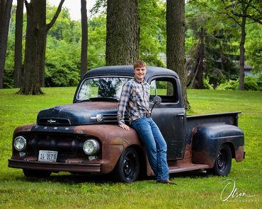 senior graduation pictures at Olson photography in Rockford and Belvidere illinois