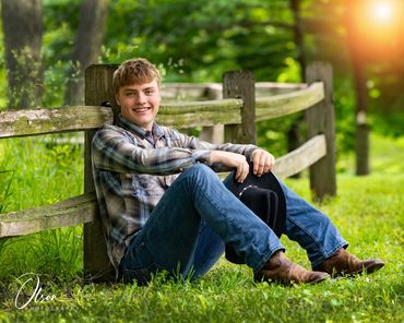Photographers in Belvidere Illinois- Olson Photography is the best pictures-North-HS seniors- Boone