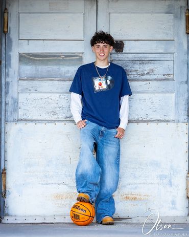 Harlem hs come to Olson Photography for graduation pictures.