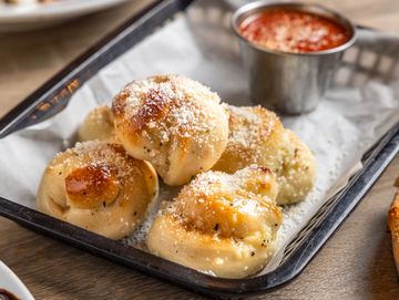 Cheese Garlic Knots, Appetizer