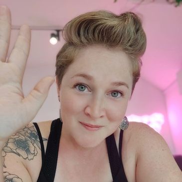 Meet the team | Issy Szumniak PMU & Aesthetics