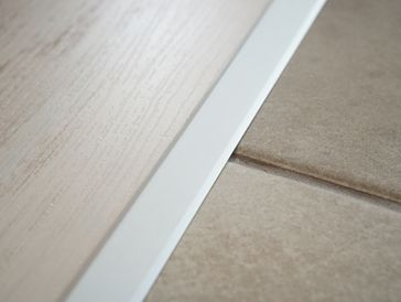Floor and carpet profiles