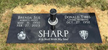 Gravestone of Brenda Sue and Donald Tibbs Sharp.